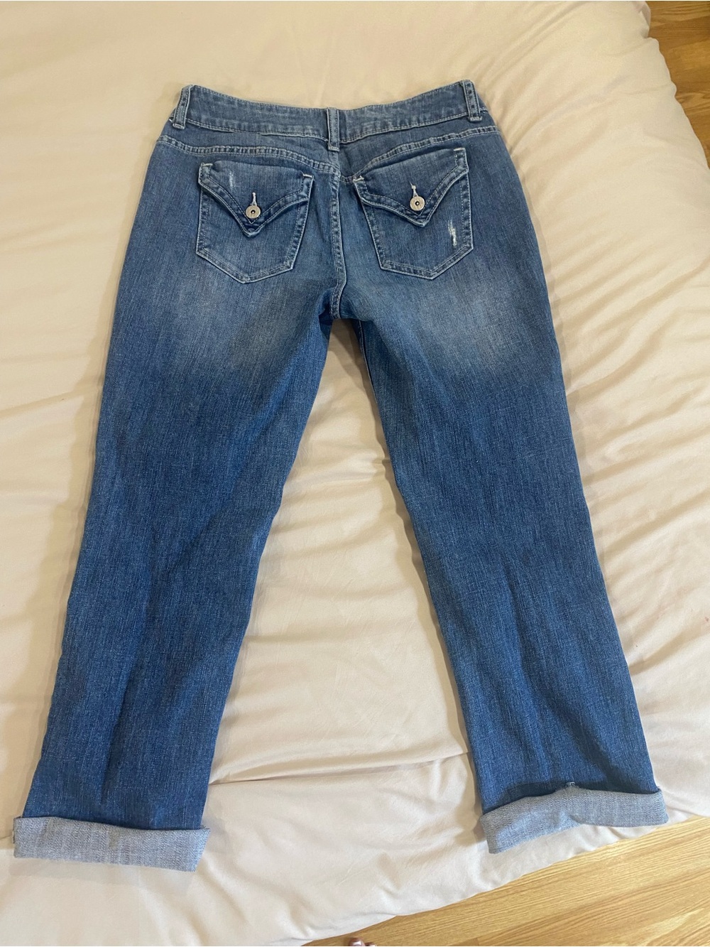 Capri Jeans Vera Wang size 4. Excellent condition
